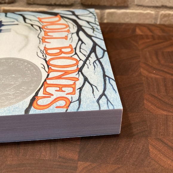 Like New Paperback Doll Bones by Holly Black - Picture 6 of 6